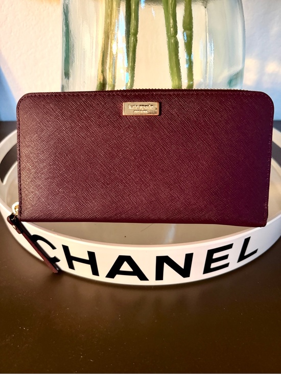 kate spade Handbags - Kate Spade Continental Wallet Neda Laurel Way Saffiano in Deep Plum